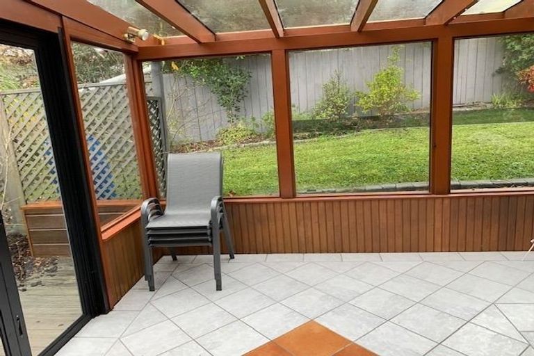 Photo of property in 1/29 Radiata Lane, Chatswood, Auckland, 0626