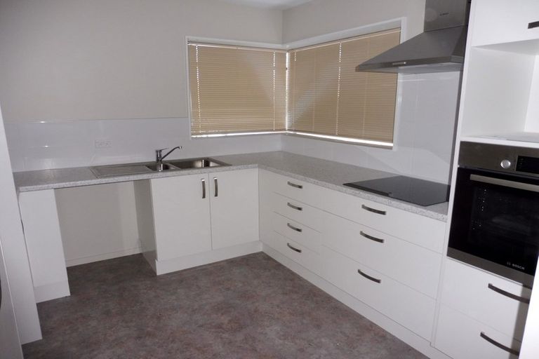 Photo of property in 2/17 Fieldmoor Place, Parklands, Christchurch, 8083