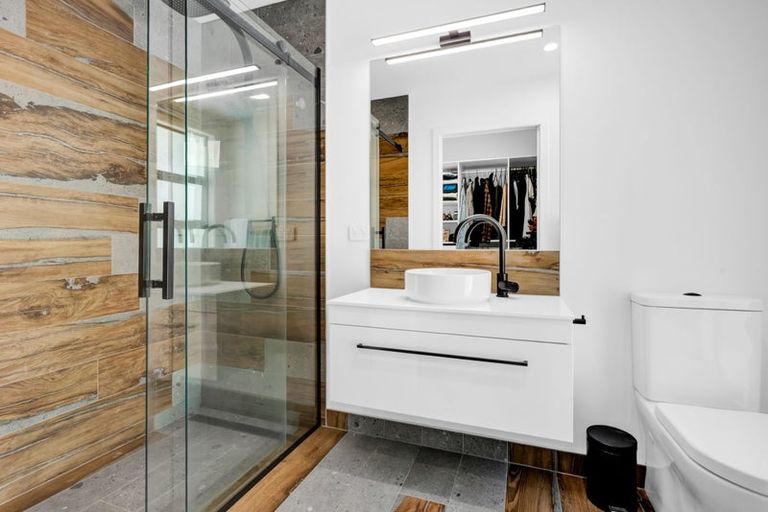 Photo of property in 8 Orite Drive, Welbourn, New Plymouth, 4310