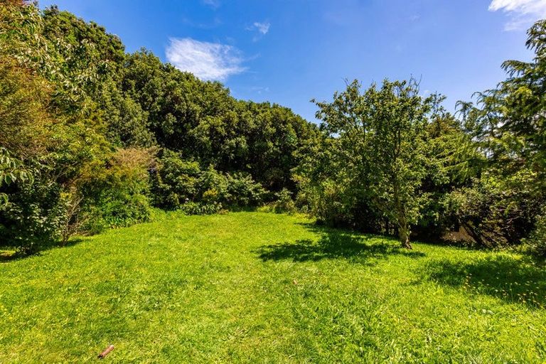 Photo of property in 18 Sidlaw Street, Strathmore Park, Wellington, 6022