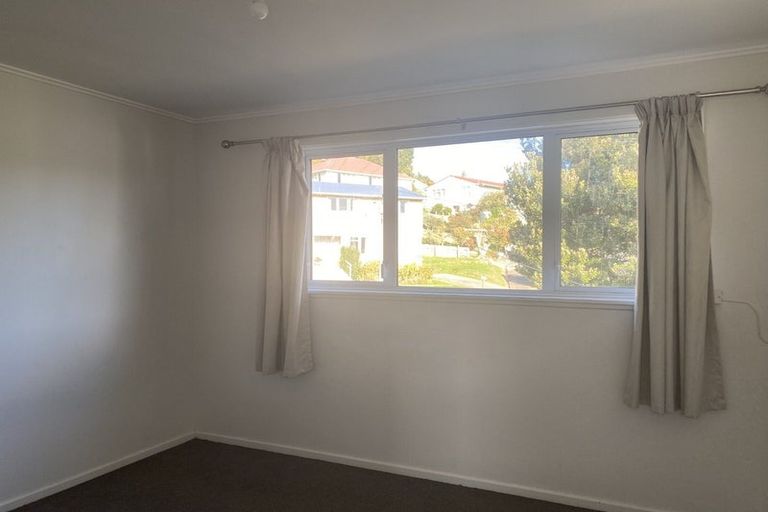 Photo of property in 1a-b Devon Place, Cannons Creek, Porirua, 5024