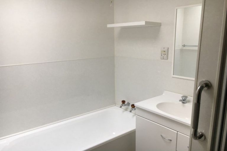 Photo of property in 2/63 Ranch Road, Mount Maunganui, 3116