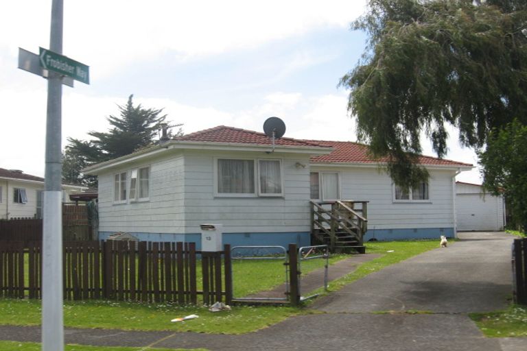 Photo of property in 13 Moncrieff Avenue, Clendon Park, Auckland, 2103