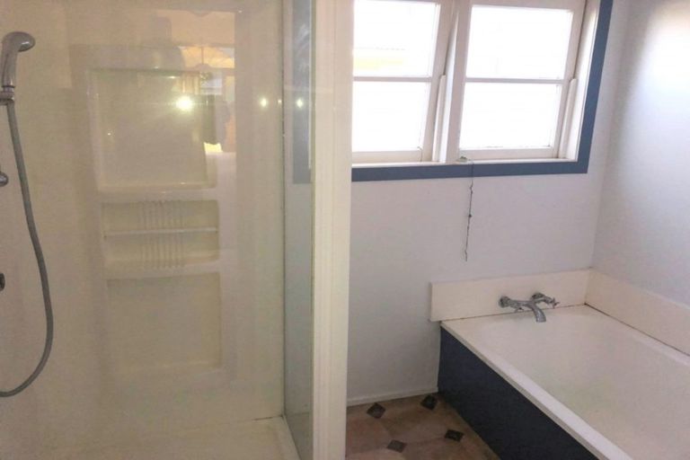 Photo of property in 131 Weraroa Road, Levin, 5510