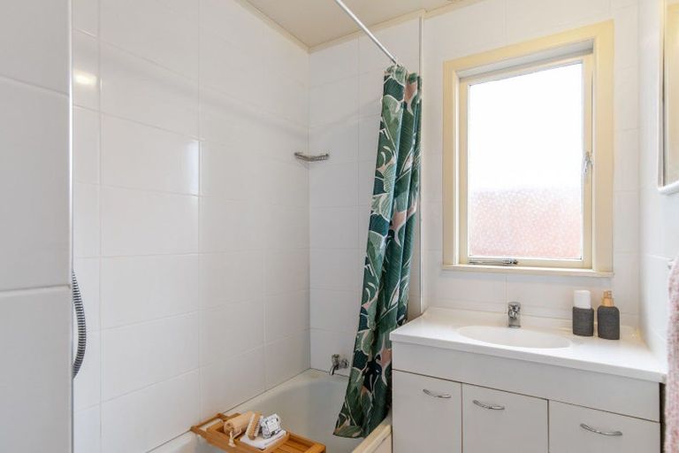 Photo of property in 160 Old Farm Road, Hamilton East, Hamilton, 3216