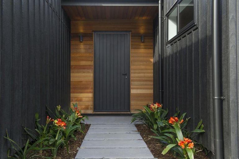 Photo of property in 2 Romeo Place, Whitianga, 3510