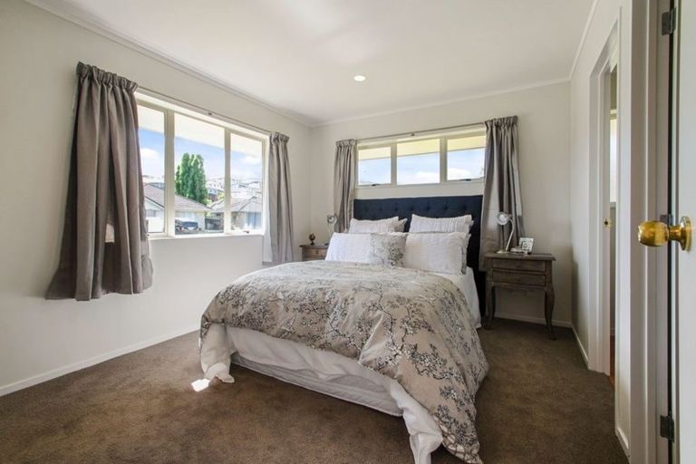 Photo of property in 19 Liddesdale Place, Papakura, 2110