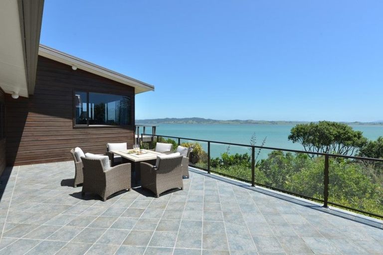 Photo of property in 108 Manganese Point Road, Tamaterau, Whangarei, 0174