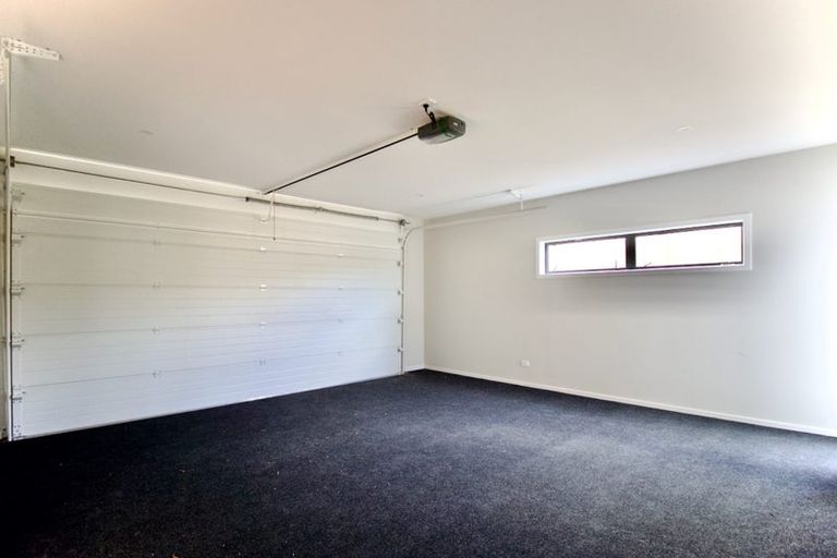 Photo of property in 9 Babina Avenue, Kumeu, 0810