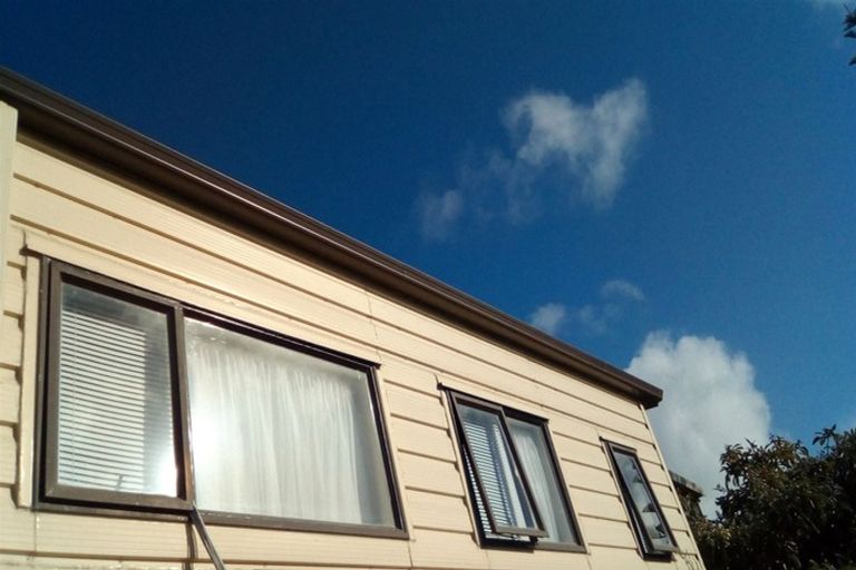 Photo of property in 2/5 Piripiri Crescent, Torbay, Auckland, 0630