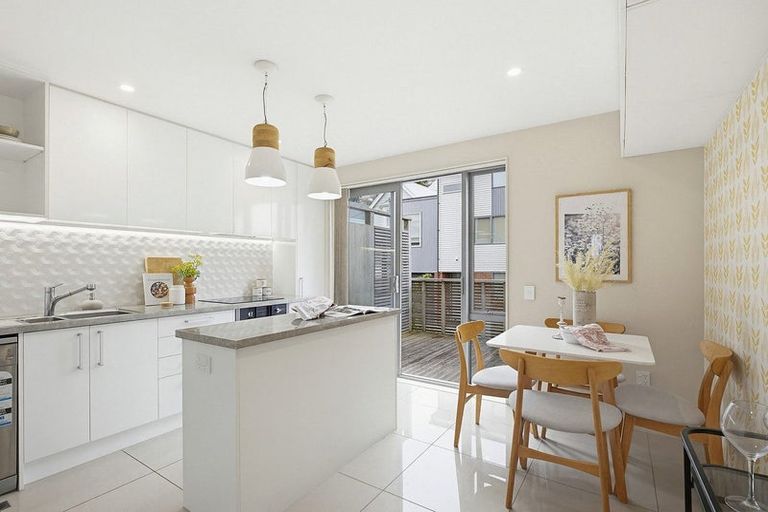 Photo of property in 3/31 Princess Terrace, Newtown, Wellington, 6021