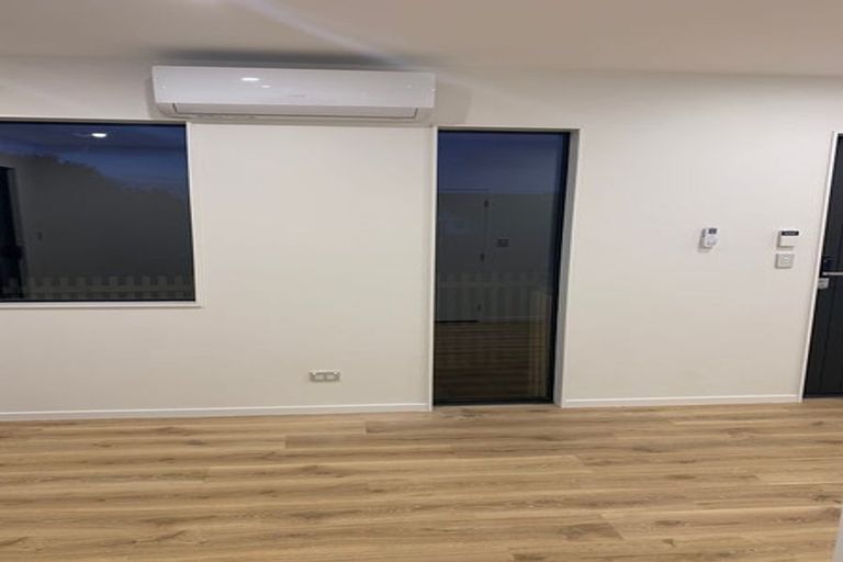 Photo of property in 67a Divich Avenue, Te Atatu South, Auckland, 0610