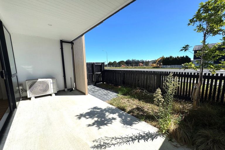 Photo of property in 2/1g Dishys Road, Flat Bush, Auckland, 2019