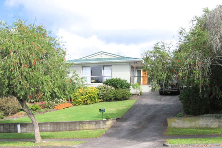 Photo of property in 18 Himalaya Drive, Half Moon Bay, Auckland, 2012