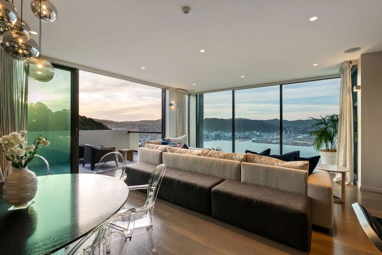 Photo of property in 34 Lookout Road, Roseneath, Wellington, 6021