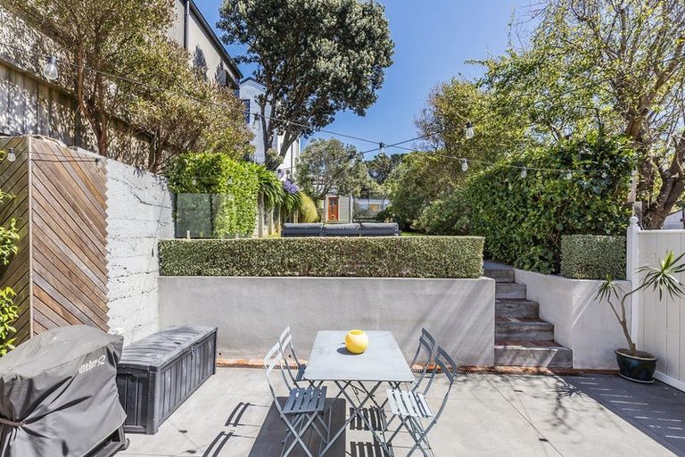 Photo of property in 8 Stanley Street, Berhampore, Wellington, 6023