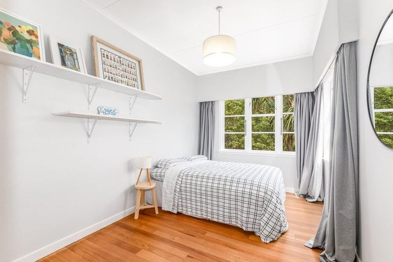 Photo of property in 2 The Rigi, Northland, Wellington, 6012