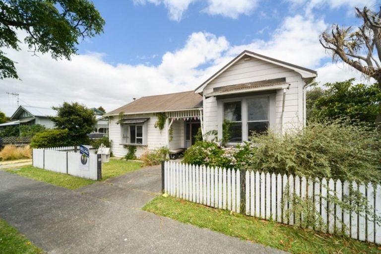 Photo of property in 38 Hereford Street, West End, Palmerston North, 4410