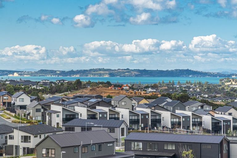 Photo of property in 2 Kauru Lane, Wainui, 0992