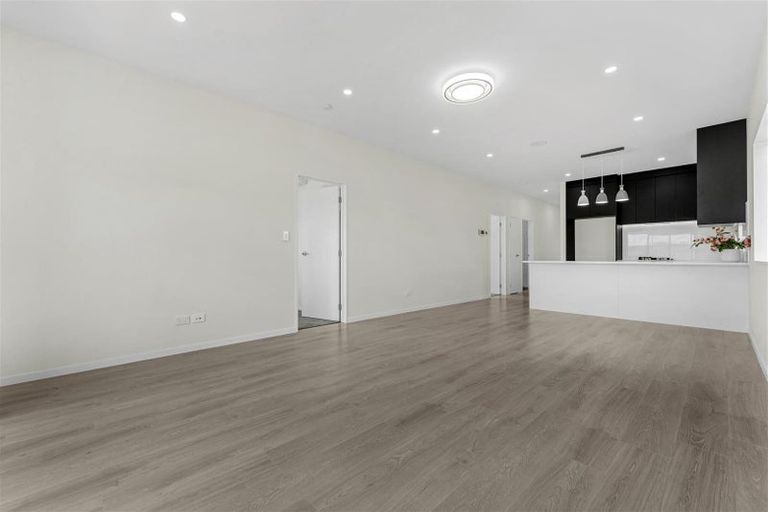 Photo of property in 14 Waimarie Drive, Karaka, 2578