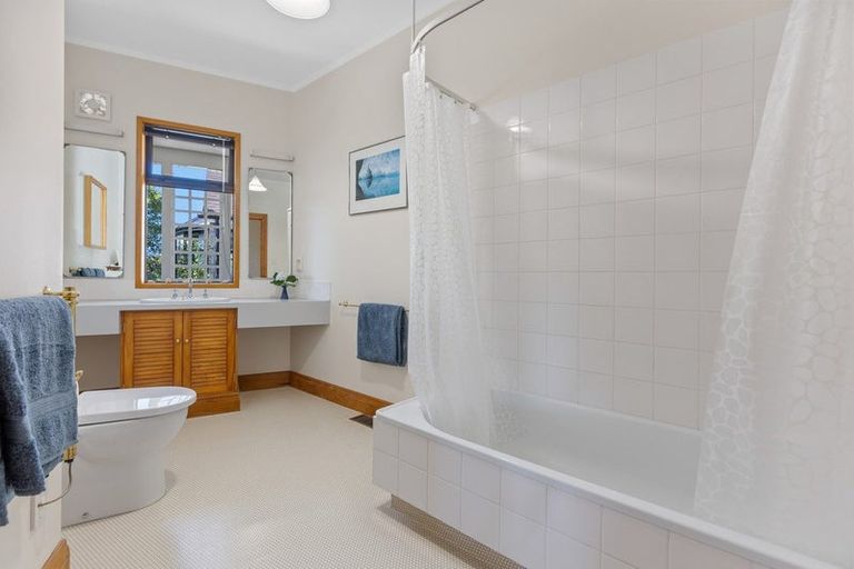 Photo of property in 12a Tamati Place, Merrilands, New Plymouth, 4312