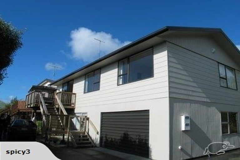 Photo of property in 1/35 D'oyly Drive, Stanmore Bay, Whangaparaoa, 0932