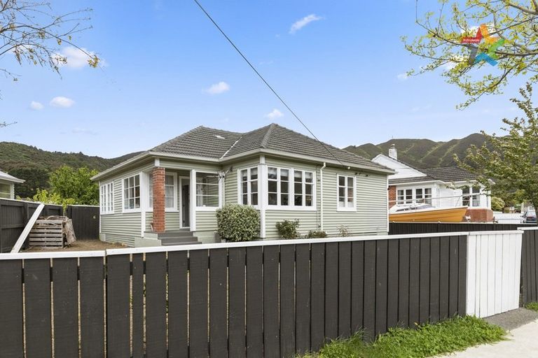 Photo of property in 16 Shearer Crescent, Naenae, Lower Hutt, 5011