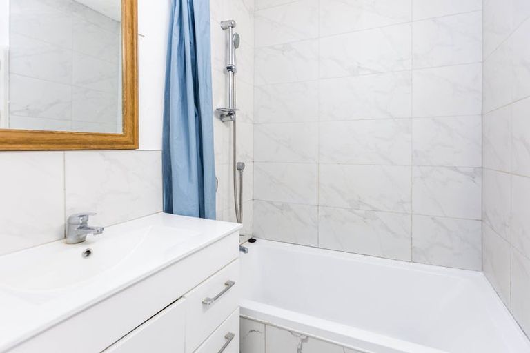 Photo of property in 35 Hanson Grove, Stokes Valley, Lower Hutt, 5019