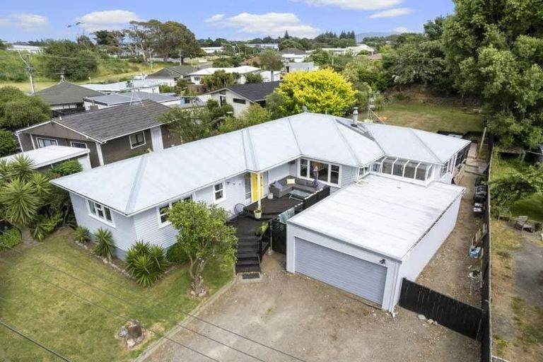 Photo of property in 1 Goldsborough Avenue, Raumati Beach, Paraparaumu, 5032