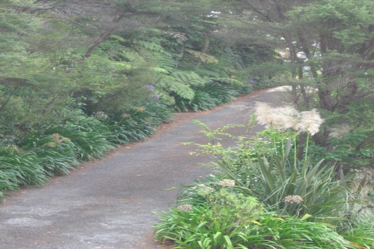 Photo of property in 30 Pinehaven Road, Pinehaven, Upper Hutt, 5019