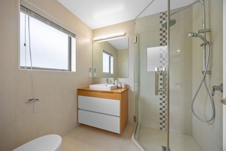 Photo of property in 1 Creggan Crescent, Flat Bush, Auckland, 2019