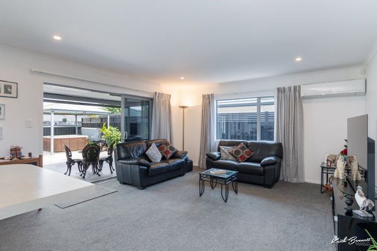 Photo of property in 33 Buddle Road, Wallaceville, Upper Hutt, 5018