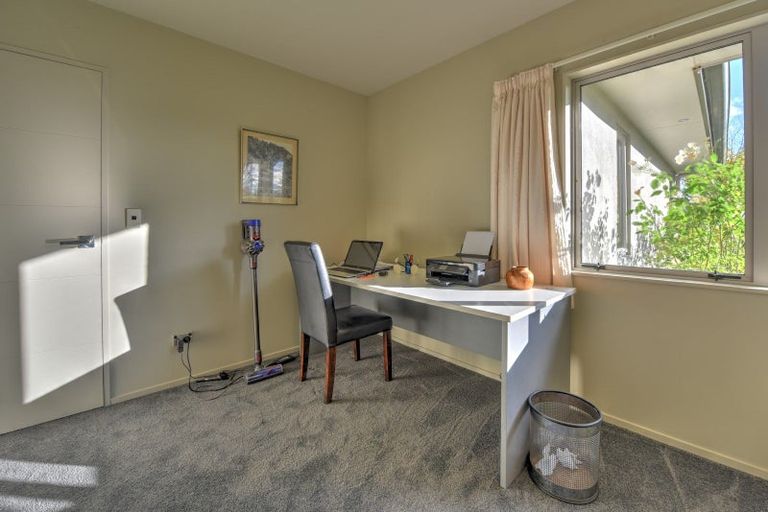 Photo of property in 29 Manse Street, Edendale, 9825