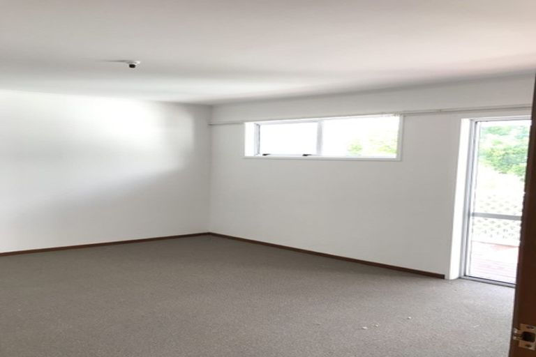 Photo of property in 37 Sequoia Place, Sunnynook, Auckland, 0620