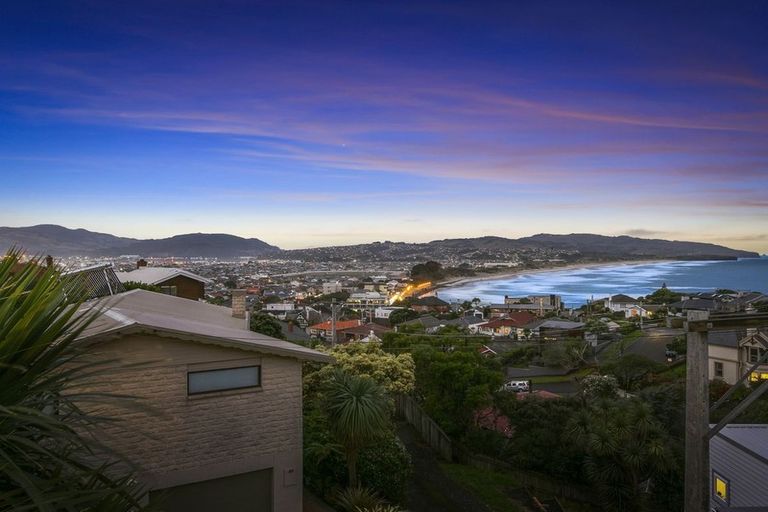 Photo of property in 50 Cliffs Road, Saint Clair, Dunedin, 9012