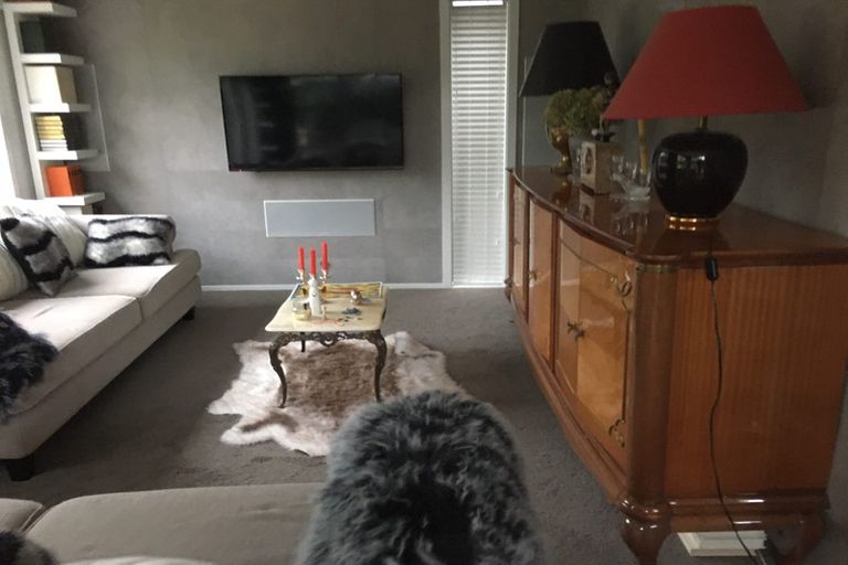 Photo of property in 2/52 Crofton Road, Harewood, Christchurch, 8051