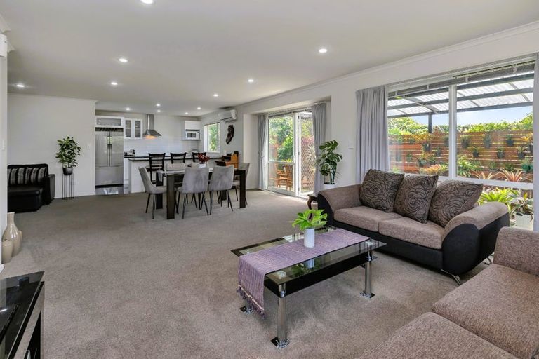 Photo of property in 2 Ocean View Rise, Ruakaka, 0116