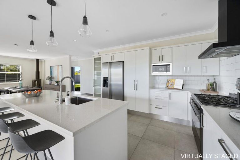 Photo of property in 4 Young Place, Taradale, Napier, 4112