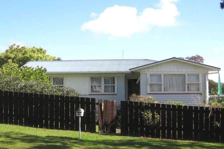 Photo of property in 6 Larissa Avenue, Henderson, Auckland, 0610