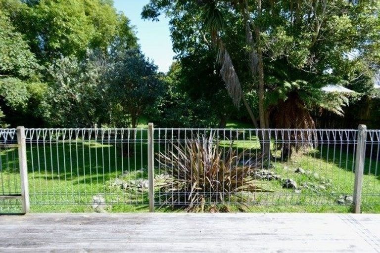 Photo of property in 32 Wi Pere Street, Manakau, 5573