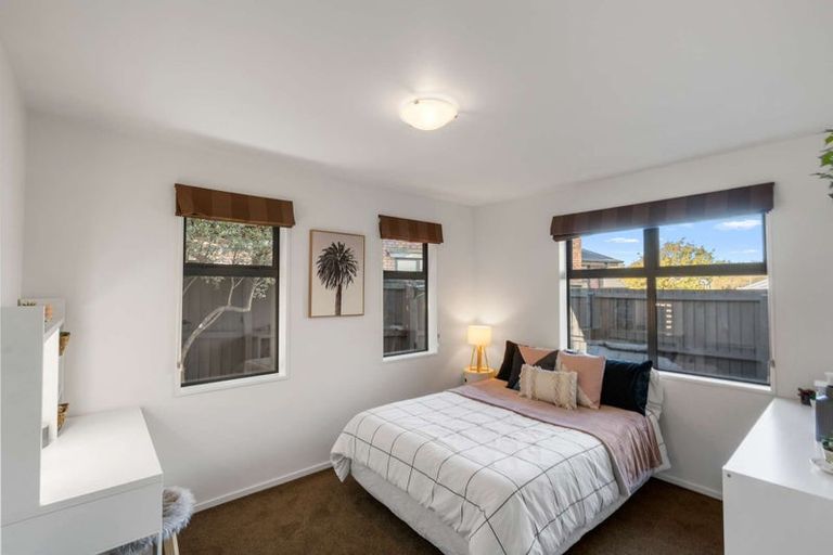 Photo of property in 40 Titirangi Crescent, Parklands, Christchurch, 8083