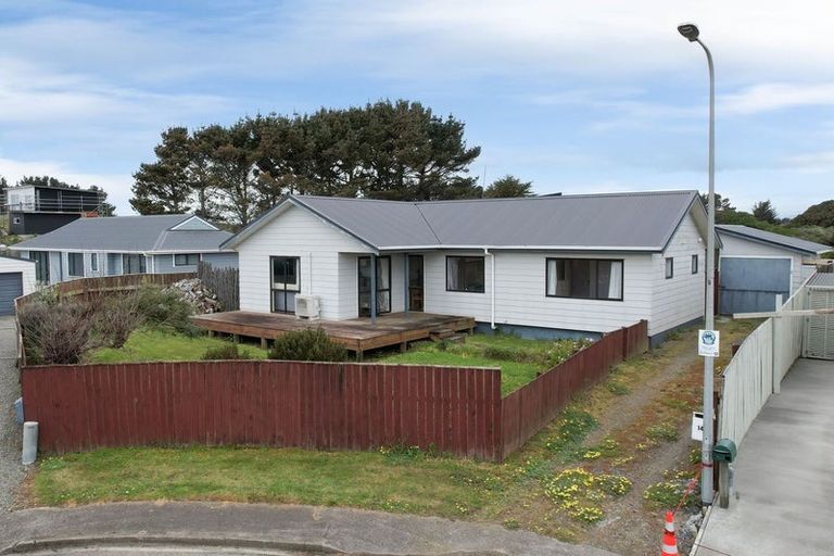 Photo of property in 14 Matakane Street, Waitarere Beach, Levin, 5510