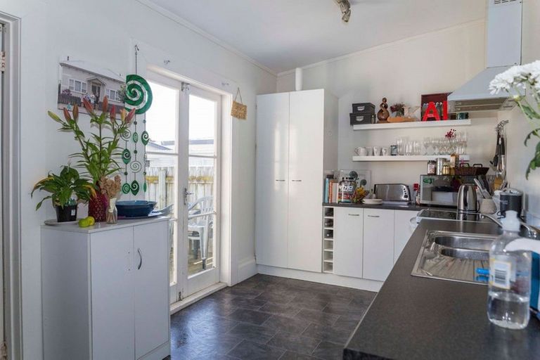 Photo of property in 66 Allardice Street, Dannevirke, 4930