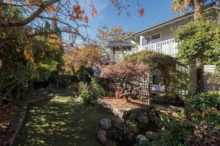 Photo of property in 2 Fox's Terrace, Arrowtown, 9302