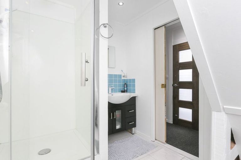 Photo of property in 25 Adderley Terrace, Ravensbourne, Dunedin, 9022