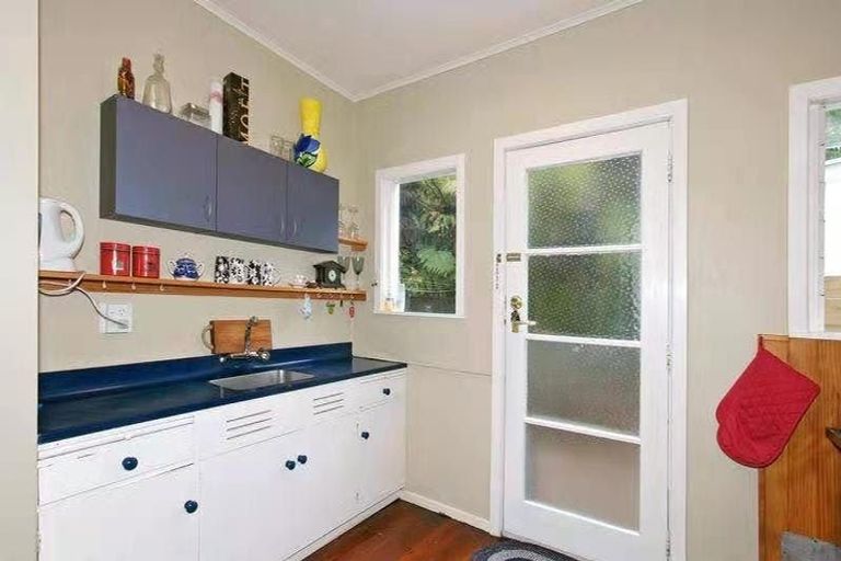 Photo of property in 24 Phillip Street, Johnsonville, Wellington, 6037