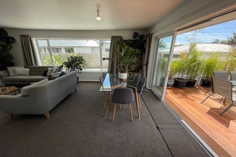 Photo of property in 6 Sevenoaks Drive, Bryndwr, Christchurch, 8053