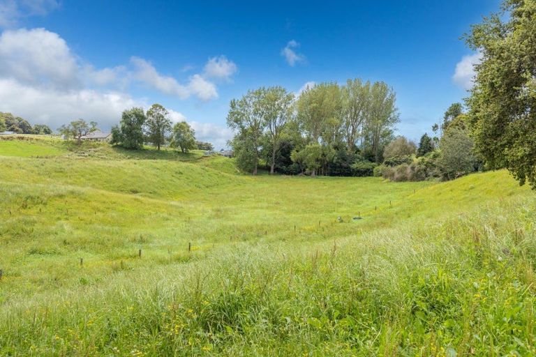 Photo of property in 2 Pine Road, Ngunguru, Whangarei, 0173