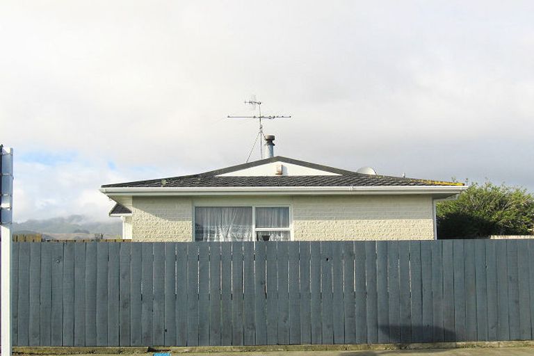 Photo of property in 76 Gray Avenue, Paraparaumu Beach, Paraparaumu, 5032