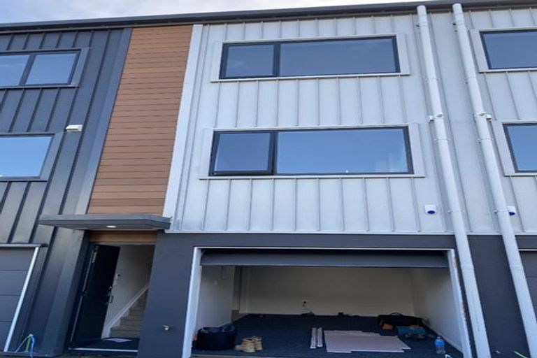 Photo of property in 17 Marumaru Lane, Manurewa, Auckland, 2102